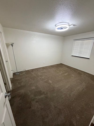 Room For Rent Main Photo