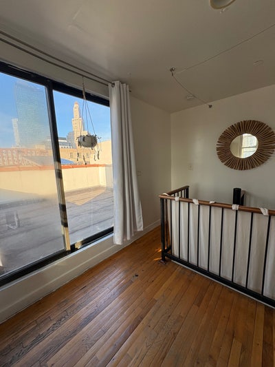 Sunny Floor 5 min Atlantic/Barclays - util incl. Main Photo