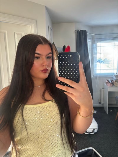 Female student looking for a room in Boston Main Photo