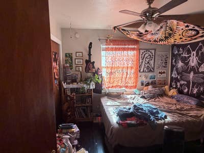 Room for rent in 3 bed 1 bath home Main Photo