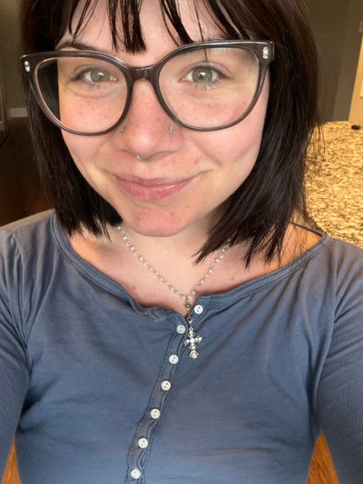 Female looking for a room in Reno to move now Main Photo