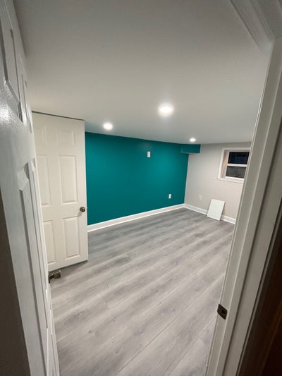 Room + Bathroom included for rent 750/m Main Photo