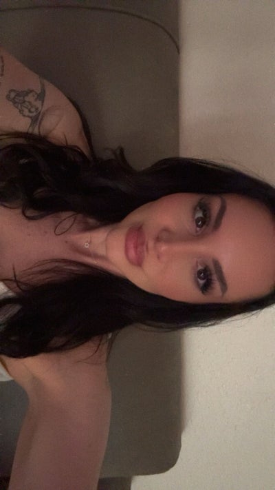 30 year old woman needs Santa Fe room now Main Photo