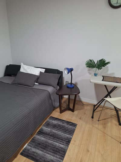 New Efficiency, Priv. Entrance, Bath, Parking  Main Photo