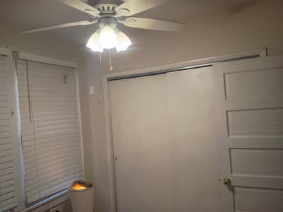 Looking for a roommate  Main Photo