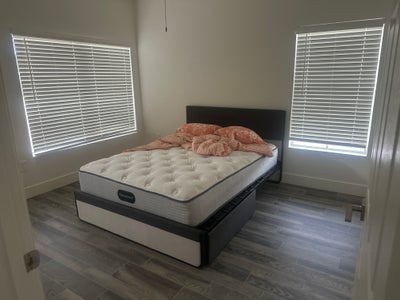 Room for rent with own bathroom  Main Photo