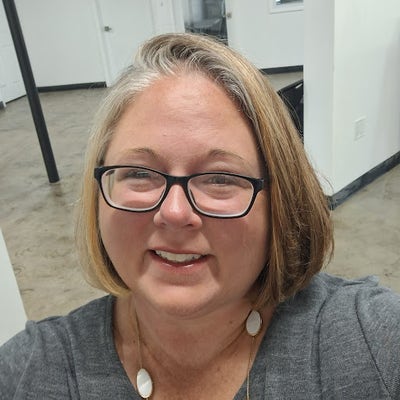 Female looking for a room in Largo to rent now Main Photo