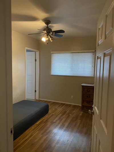 Private room with ensuite bathroom-Long Beach, CA Main Photo