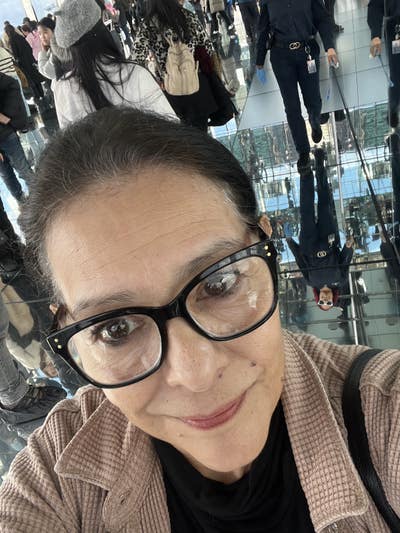 Reliable woman looking for Van Nuys room now Main Photo