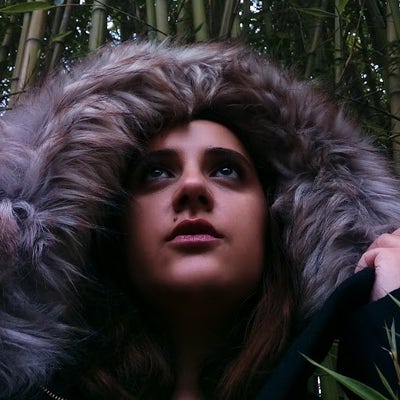 38 year old woman looking for a room in Dallas Main Photo