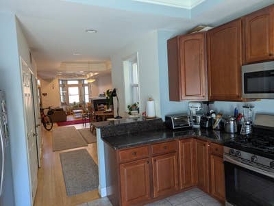 Sunny room in Shaw/ Ledroit Park Roadhouse Main Photo