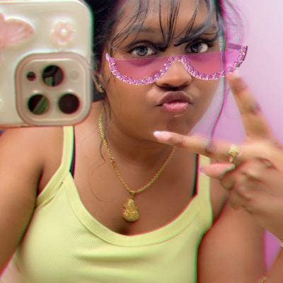 Looking for roommates to find an apartment! Main Photo