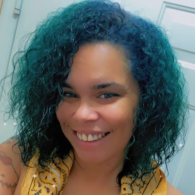 Responsible woman looking for Newport Beach room Main Photo