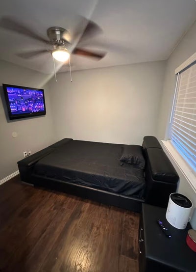 Roomate wanted in Modern Fortworth Home Main Photo