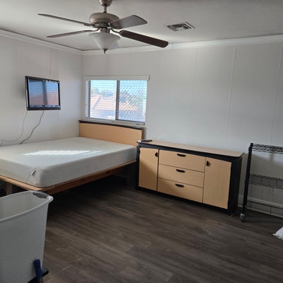 Awesome room for rent.  Perfect for student! Main Photo