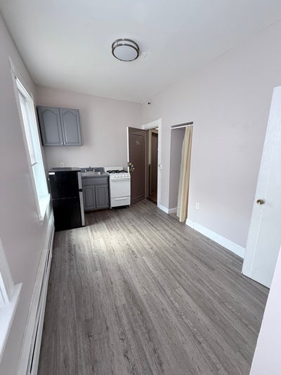 Private Room Available! Main Photo