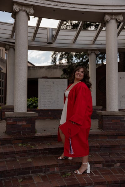 Female student looking for a room in Lincoln Main Photo