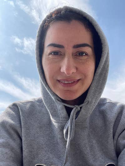 Female student looking for a room in LA Main Photo