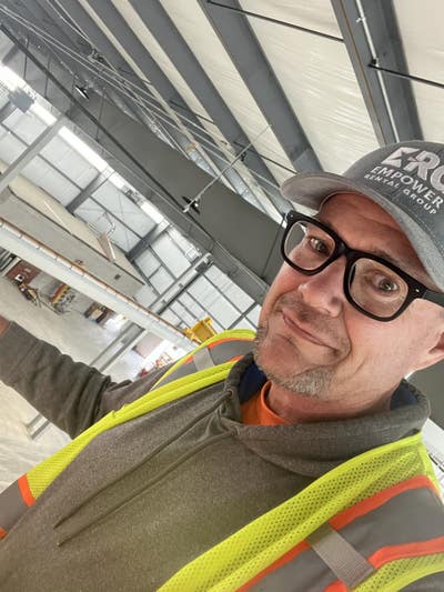 Professional Male seeks a small or large room Main Photo