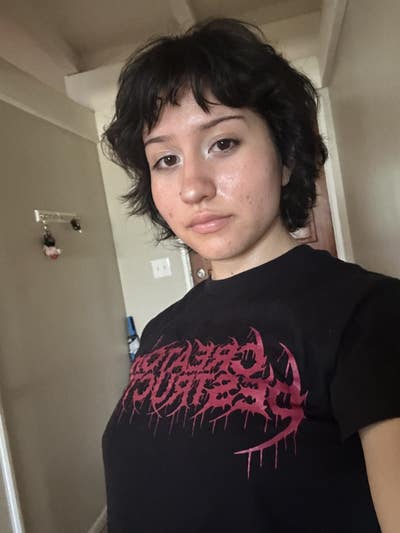 Female 20 needs West Hollywood room ASAP Main Photo