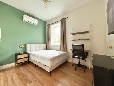 Modern 3BR near Manhattan - 35th Avenue Main Photo