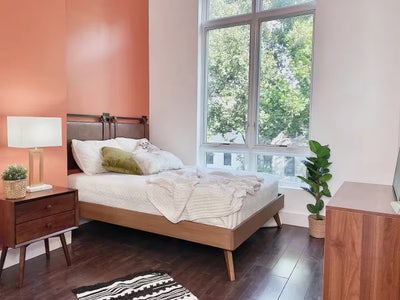 Charming Cornelia Ave Home near Shopping Main Photo