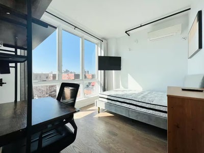 Huge Bushwick Duplex with Gym & Backyard Main Photo