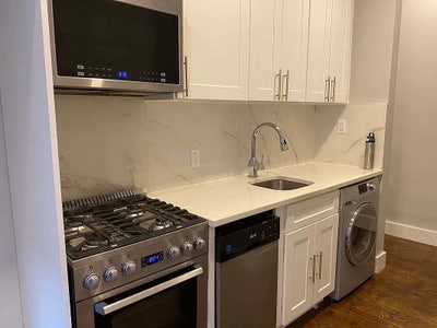 $1420/mo, 1 block from 6 train Main Photo