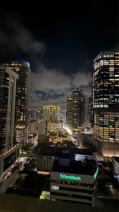 Roommate wanted for luxury condo in Brickell Main Photo