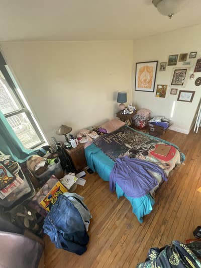 Queen-Size Room Available in Prospect Park South Main Photo