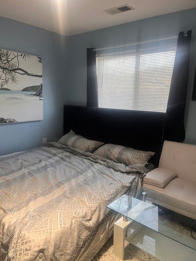 Room with private bath near NCSUbus stophighwayla Main Photo