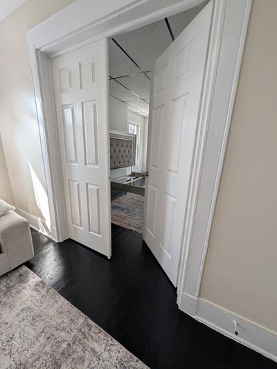 Master Suite Apt 3 Bedroom 1 Main Photo