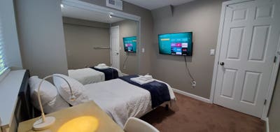 Room for Rent in Co_Living house in Shoreline | 1 Main Photo