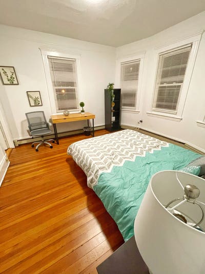 Fully furnishedall utilities included private roo Main Photo