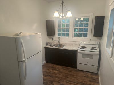 Charming Single Unit in Downtown Statesville | 431 Main Photo