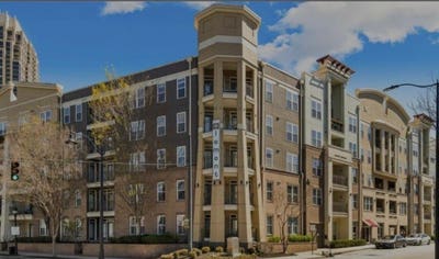 City Living 1BR + Bonus Room Condo with Park View  Main Photo