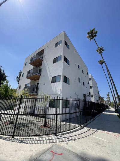 Brand-New Room Share in Koreatown (Private Bath) Main Photo