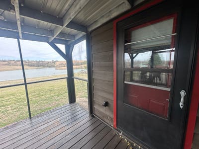 Executive Furnished Suite _ person_no pets_gated r Main Photo