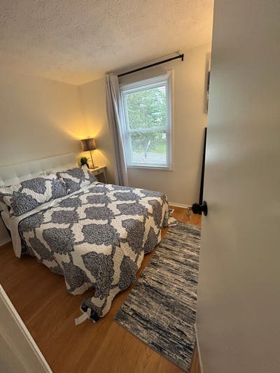 Room #1 for rent males only Main Photo