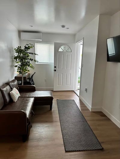 Fully Furnished ADU Los AngelesCA   Beautiful & pr Main Photo