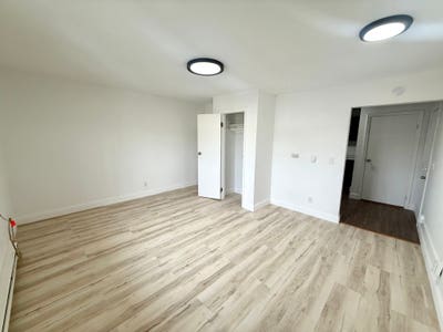 Updated 1 BD in Watervliet | Off_Street Parking| F Main Photo