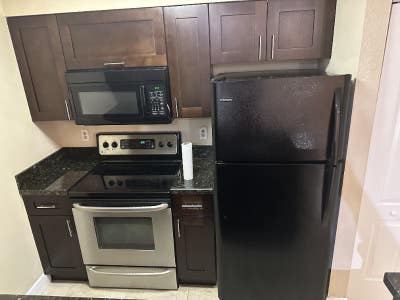 Spacious  with In_unit Full Washer and Dryer  Main Photo