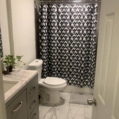 Live 15 minutes to downtown. Main Photo