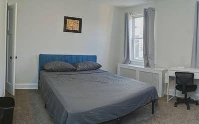 5 minutes to Johns Hopkins  Main Photo