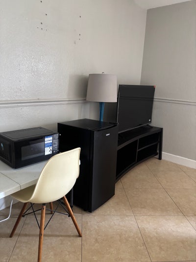 Room for rent  Main Photo