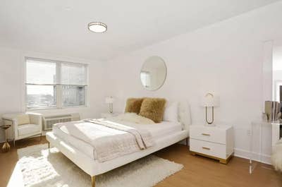 Bright & Spacious Master Bedroom w/ Private Bath Main Photo