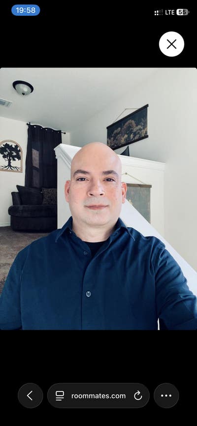 Looking for a chill roommate  Main Photo