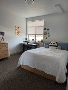 Looking to sublease my 1 bed from 6/17-8/23 Main Photo