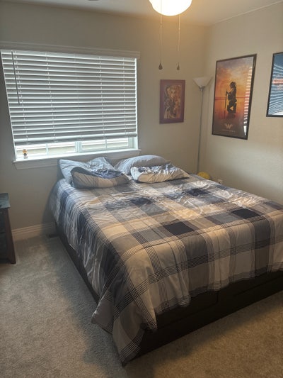 Small furnished room with private bathroom Main Photo