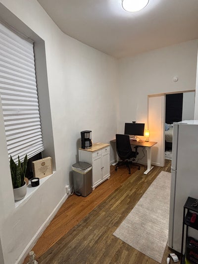Entire 1BR apartment in prime Chelsea location Main Photo